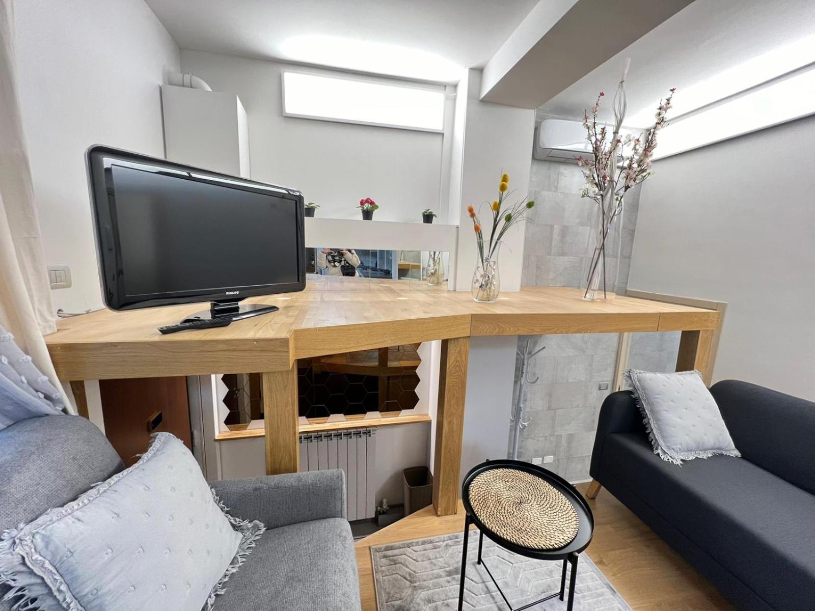 "R&P Apartment", Short Term Stay, Elegant Design, Bisceglie Metro Station, Easy For San Siro And Fiera Milano, Free Parking Exterior foto