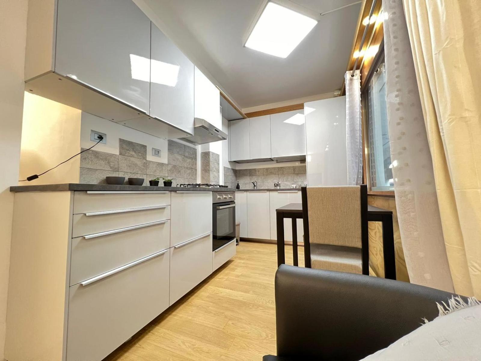 "R&P Apartment", Short Term Stay, Elegant Design, Bisceglie Metro Station, Easy For San Siro And Fiera Milano, Free Parking Exterior foto